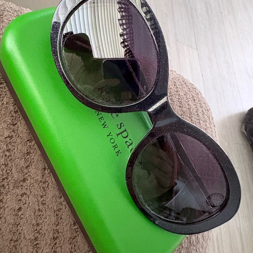Kate Spade ♠️ Black Glitter Oval Sunglasses with Dark Lenses NEW - Picture 3 of 8